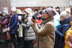 Пассажиры Екатеринбургского метро стали зрителями и слушателями Пассажиры Екатеринбургского метро стали зрителями и слушателями