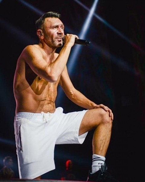 Певца Сергея Шнурова приняли в Партию роста Певца Сергея Шнурова приняли в Партию роста