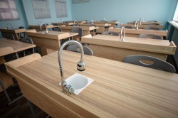 Глава Екатеринбурга открыл обновлённую школу на Уралмаше