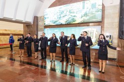 Пассажиры Екатеринбургского метро стали зрителями и слушателями Пассажиры Екатеринбургского метро стали зрителями и слушателями