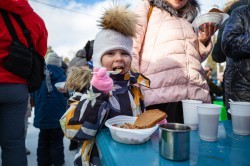 Горожане отметили День защитника Отечества в парке Маяковского