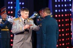 Глава Екатеринбурга поздравил военнослужащих