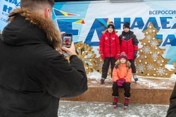 Конькобежный спорт: школьники и студенты вышли на «Лёд надежды нашей»