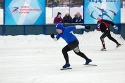 Конькобежный спорт: школьники и студенты вышли на «Лёд надежды нашей»