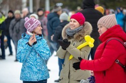 Горожане отметили День защитника Отечества в парке Маяковского
