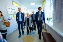 Глава Екатеринбурга открыл обновлённую школу на Уралмаше