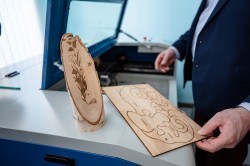 Глава Екатеринбурга открыл обновлённую школу на Уралмаше