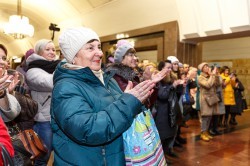 Пассажиры Екатеринбургского метро стали зрителями и слушателями Пассажиры Екатеринбургского метро стали зрителями и слушателями