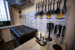 Глава Екатеринбурга открыл обновлённую школу на Уралмаше