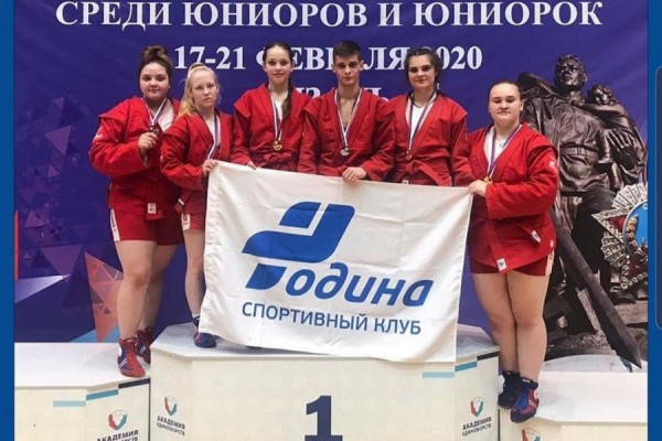 Самбо: юниоры Екатеринбурга возвращаются домой с россыпью медалей