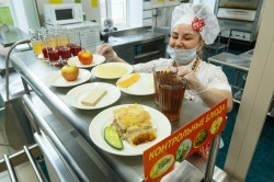 Школьники Екатеринбурга получают правильное питание