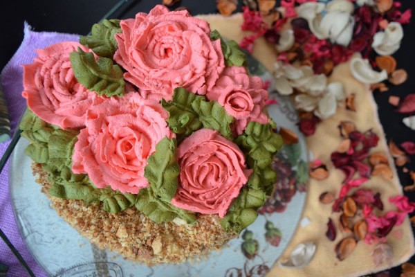 Роспотребнадзор назвал критерии грамотного выбора тортов и пирожных