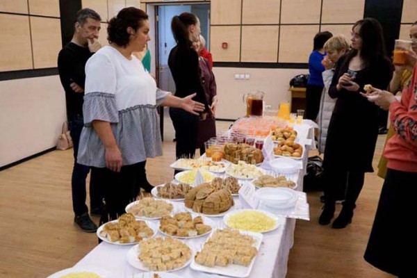 Родители учеников Чкаловского района продегустировали блюда школьного меню
