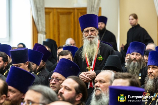 Светские власти поздравили Екатеринбургскую епархию со 135-летием
