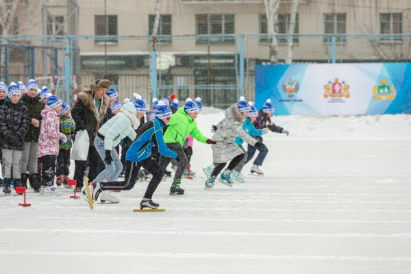 Конькобежный спорт: школьники и студенты вышли на «Лёд надежды нашей»