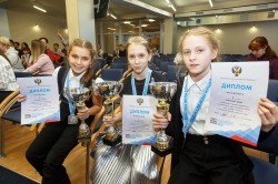 Конькобежный спорт: победители всероссийских соревнований удостоены наград