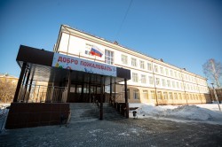 Глава Екатеринбурга открыл обновлённую школу на Уралмаше