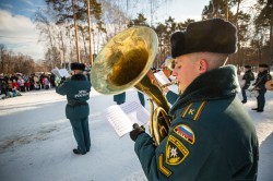 Горожане отметили День защитника Отечества в парке Маяковского