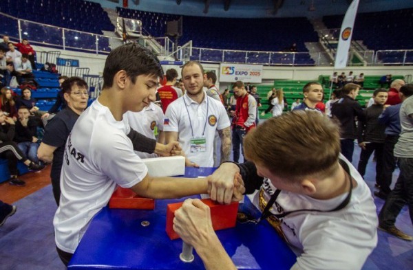 Армрестлинг: в Екатеринбурге собрались самые сильные россияне