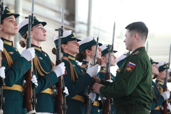 Женщины-военнослужащие впервые возглавят парад в Екатеринбурге