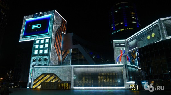 На неделю фасад Ельцин Центра отдадут медиахудожникам со всего мира. Посмотрите, как это будет красиво