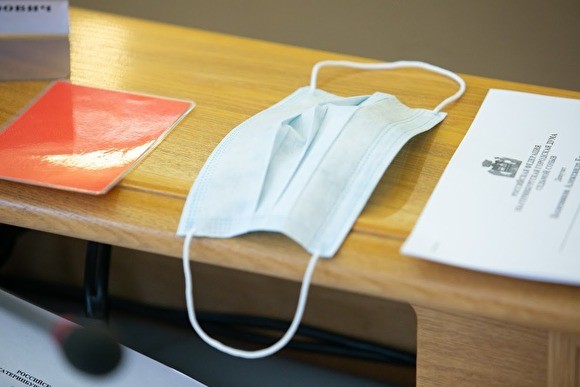 Медики со всей России жалуются в социальных сетях на отсутствие масок