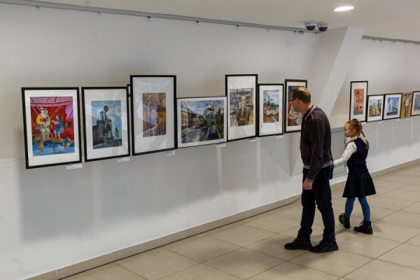 В столице Урала открылась выставка «Лица Екатеринбурга» В столице Урала открылась выставка «Лица Екатеринбурга»