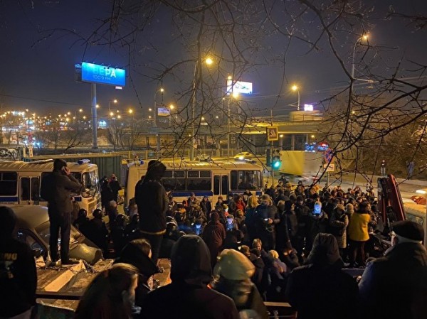 В Москве около радиоактивного могильника произошло столкновение активистов и ОМОН В Москве около радиоактивного могильника произошло столкновение активистов и ОМОН