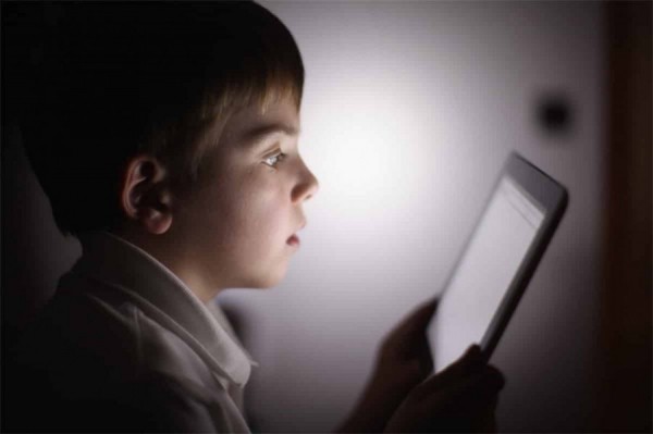 Специалисты дали советы, как обезопасить детей и подростков в интернете