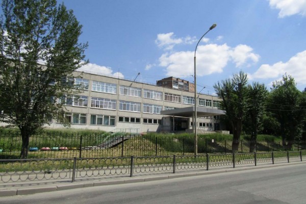 Школа № 208: качество образования, сохранение традиций и комфортная среда