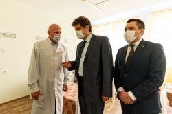 Александр Высокинский призвал пожилых жителей уральской столицы остаться дома