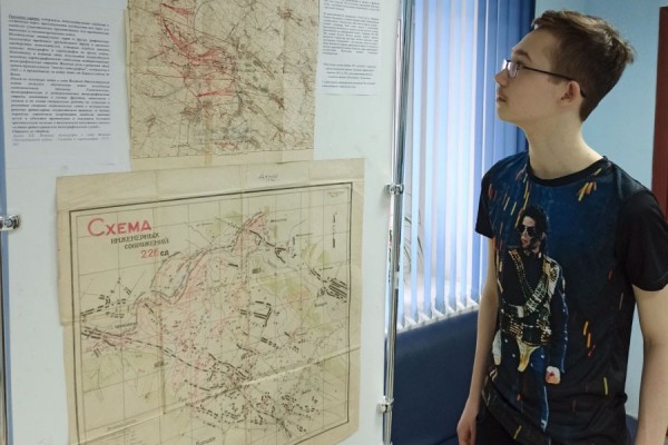 Выставка «О чём говорят карты»: история суровых боёв ожила в библиотеке
