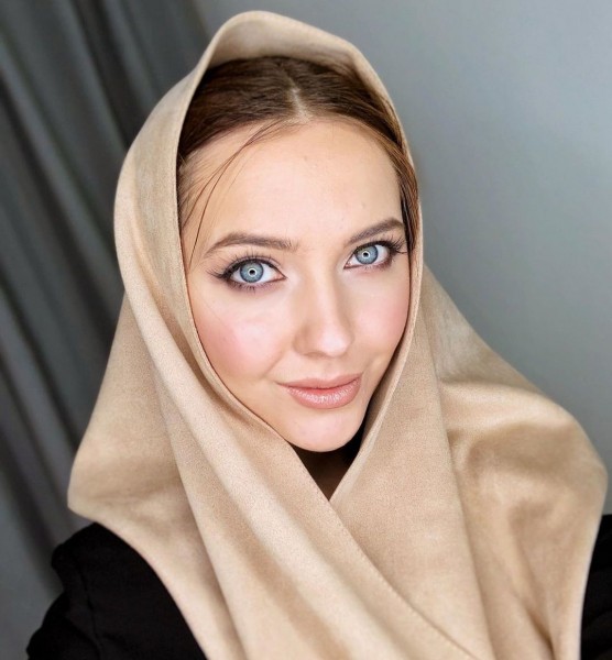 Вместо дефиле в купальнике — хиджаб: история модели, которая считает исламский мир лучшим для женщин