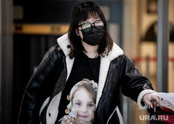 В Екатеринбурге дети несколько дней жили с родителями, больными коронавирусом