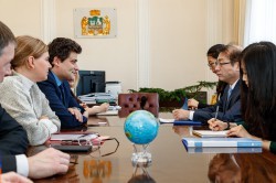 Александр Высокинский встретился с генконсулом КНР в Екатеринбурге Александр Высокинский встретился с генконсулом КНР в Екатеринбурге