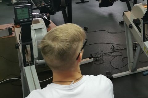 Гребцы на байдарках и каноэ из Екатеринбурга организовали «заплывы» на дому Гребцы на байдарках и каноэ из Екатеринбурга организовали «заплывы» на дому