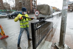 Весенняя генеральная уборка: станет чисто и на Малышева, и в Истоке