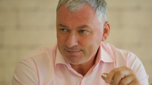 Государство крепко вцепилось в руль, но оставило экономику за бортом. Колонка Алексея Гончарова Государство крепко вцепилось в руль, но оставило экономику за бортом. Колонка Алексея Гончарова