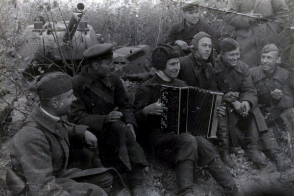 Екатеринбуржцы примут участие в песенном флешмобе ко Дню Победы