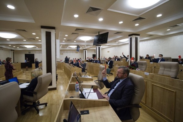 Депутаты поддержали меры по укреплению экономики мегаполиса в условиях COVID-19