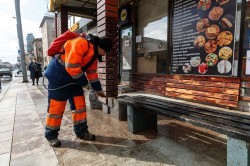 Весенняя генеральная уборка: станет чисто и на Малышева, и в Истоке