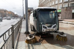 Весенняя генеральная уборка: станет чисто и на Малышева, и в Истоке
