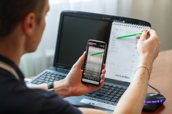 Всегда на связи: учитель гимназии № 37 проводит онлайн-уроки в Инстаграм