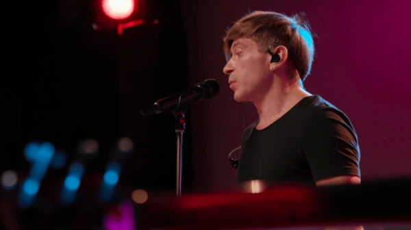 Сегодня пройдет первое выступление Вячеслава Бутусова в VR-формате. Этот и еще 8 лучших онлайн-концертов Сегодня пройдет первое выступление Вячеслава Бутусова в VR-формате. Этот и еще 8 лучших онлайн-концертов