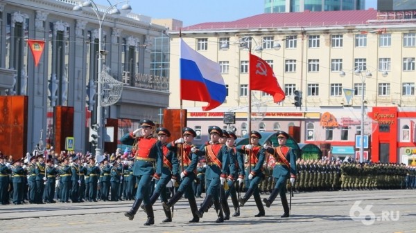 Владимир Путин объявил о переносе парада Победы
