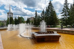 Сезон открыт: фонтаны уральской столицы выходят из зимней «спячки» Сезон открыт: фонтаны уральской столицы выходят из зимней «спячки»
