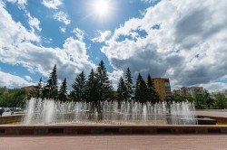 Сезон открыт: фонтаны уральской столицы выходят из зимней «спячки» Сезон открыт: фонтаны уральской столицы выходят из зимней «спячки»