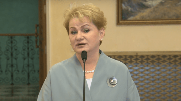 Губернатор Евгений Куйвашев нарушает масочный режим, который сам же и ввел. Фото Губернатор Евгений Куйвашев нарушает масочный режим, который сам же и ввел. Фото