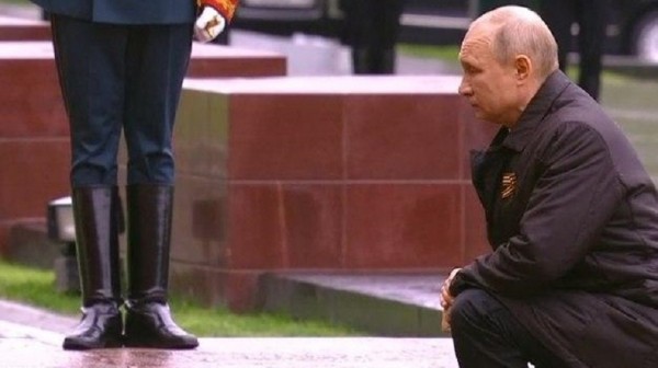 Владимир Путин обратился к народу у Вечного огня на Могиле Неизвестного Солдата