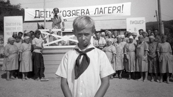 Когда, как и куда девать ребенка летом? Все, что нужно знать о работе загородных лагерей Когда, как и куда девать ребенка летом? Все, что нужно знать о работе загородных лагерей